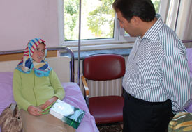 Tuzcuoğlu'dan yaralı öğrencilere moral