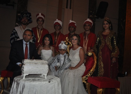 Çoban ailesinin sünnet mutluluğu