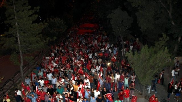 Konya'da "Şehide Saygı, Teröre Lanet" yürüyüşü düzenlendi