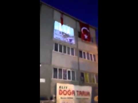 Ereğli HDP İlçe tabelası indirilip yakıldı VİDEO