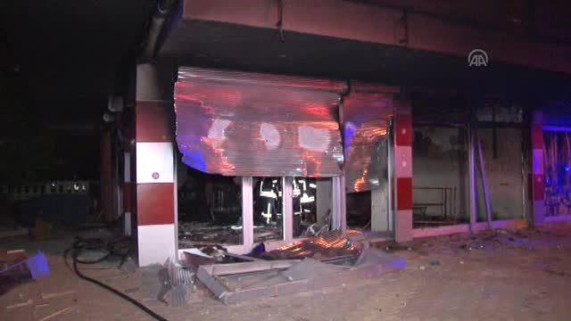 Konya'da PKK'ya Yakın Olduğu İleri Sürülen Dernek Binasında Yangın Çıktı