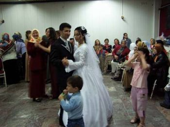 Nişan töreninde bıçaklı kavga