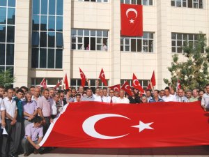 Konya Adliye Sarayı  çalışanlarından şehitlere dua