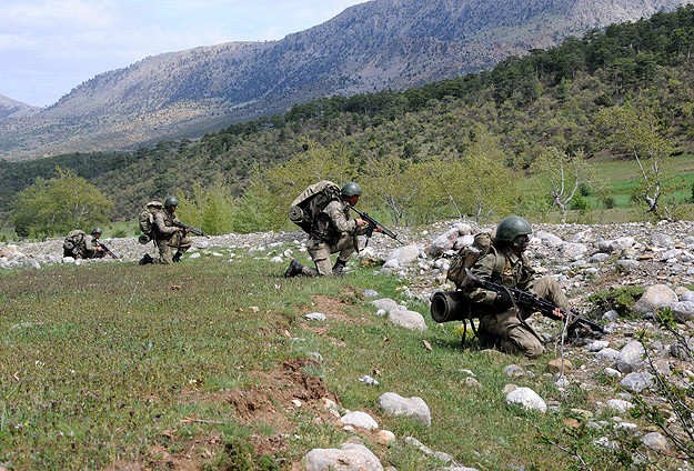 Yerleşim yerleri PKK'lı teröristlerden arındırılıyor