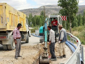 Bozkır’da su şebekesi yenileniyor