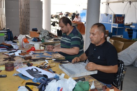 Halep'in usta elleri Konya'da ayakkabı yapıyor