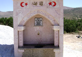 Şehitlerin adları çeşmelerde