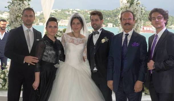 Ali Müfit Gürtuna kızını evlendirdi... İşte düğün fotoğrafları...