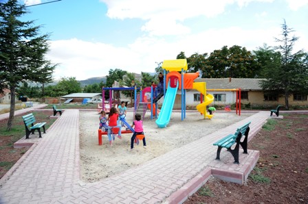 Büyükşehir'den 328 mahalleye park