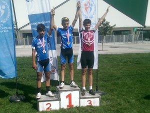 Pedallarda şampiyonluk sevinci