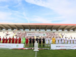 Sivasspor-Konyaspor maçı 17.00'da