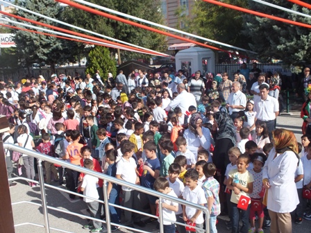 Model'de ilköğretim haftası kutlandı