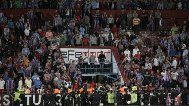Trabzonspor - Torku Konya Maçının Ardından Saha Karıştı
