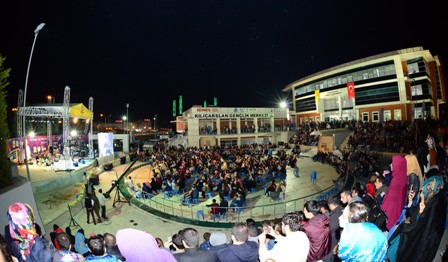 Binlerce genç Konya sofrasında buluştu