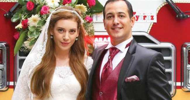 Sinem Kobal 'Yaktın Beni' diyerek Sarp Apak'la evlendi mi?