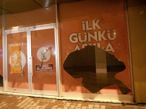 Esenyurt'ta AK Parti seçim bürosuna saldırı