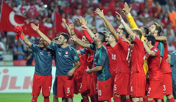 Türkiye-İzlanda maçının biletleri tükendi