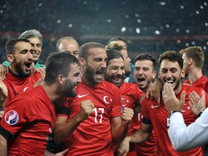 FIFA dünya sıralamasında Türkiye ilk 20'de