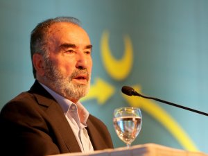 Hayrettin Karaman Konya'daki kongreyi köşesine taşıdı