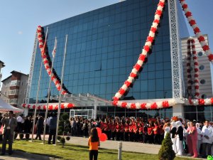 Bakan Eroğlu, Özel Park Hayat Hastanesi’ni açtı