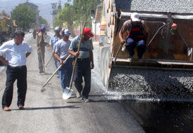 Sarayönü'de asfalt çalışmaları