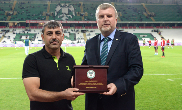Torku Konyaspor'dan Salih Eken'e vefa ödülü