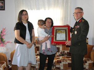 Dağlıca şehitlerinin ailelerine şehadet belgesi verildi