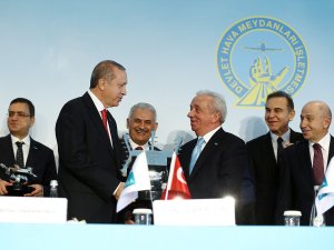 3. Havalimanı Proje Finansmanı'nın imzaları atıldı