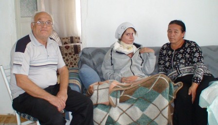 Kocasının kezzapla yaktığı kadın yardım bekliyor