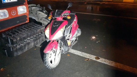 Akşehir’de minibüs motosiklete çarptı