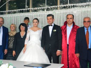 Şen ve Ergut ailelerinin mutlu günü