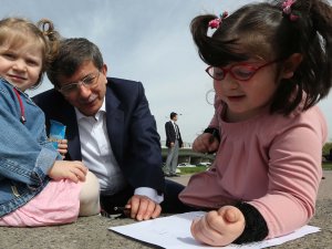 O içimizden biri, Başbakan Davutoğlu...