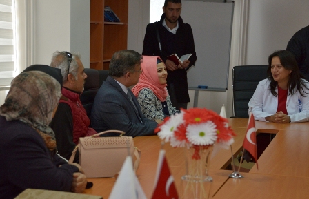 Acil Hastalara Yardım Vakfı ve Genç Futbolculardan Selçuk Tıp’a Ziyaret