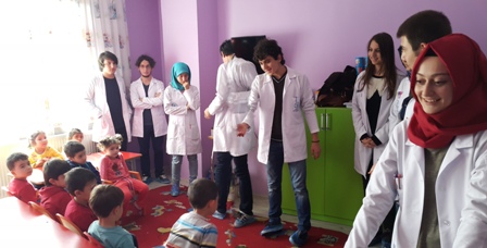 Minikler doktor fobisini yendi