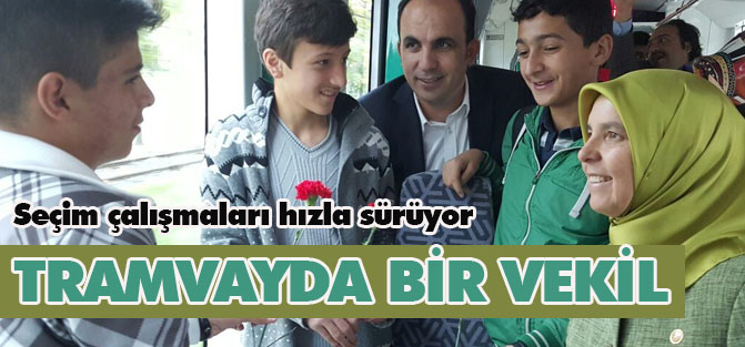 Hüsnüye Erdoğan çalışmalarına tramvayda devam etti