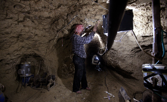 Mısır Gazze tünellerine deniz suyu pompalıyor