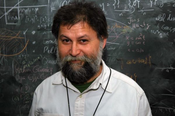 Ali Nesin: Erdoğan bir dahi