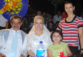 Dedesi ve ninesinin nikahına tanık oldu