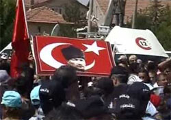 Hacıbektaş'ta GÜL'ü protesto ettiler