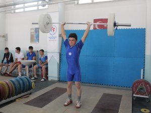 Halterde 10 Kasım İl Şampiyonası yapıldı