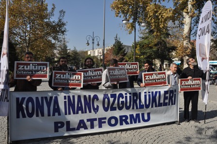 "Muslümanların üzerinde oyun oynanıyor"