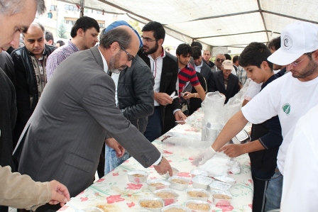 RİBAT 57 merkezde yüz bin kişiye aşure dağıttı