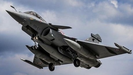 Fransa DAEŞ'in Rakka üssünü tekrar vurdu