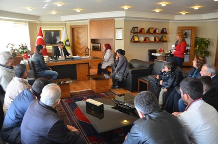 Özgüven vatandaşlarla bir araya geldi