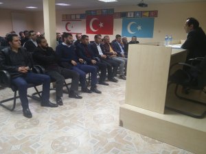 Konya Ülkü Ocakları'nda ‘Dinlerin Geleneklere Bakışı’ anlatıldı