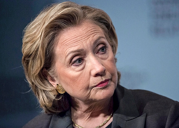 Hillary Clinton'dan uçuşa yasak bölge çağrısı