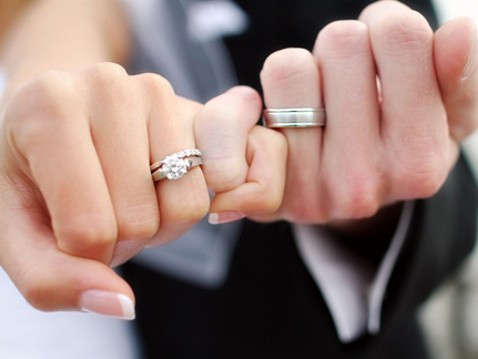 FETÖ'den ajan eşler