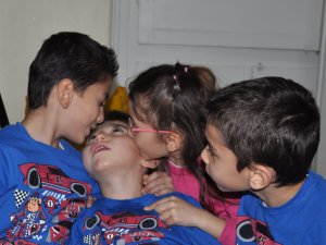 Anne karnında başlayan dayanışma sürüyor