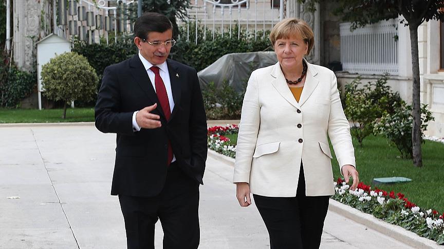 Başbakan Davutoğlu Merkel ile görüştü