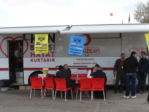 BMW tutkunlarından kan bağışı
